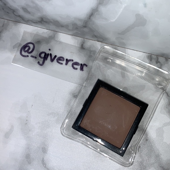 SABLE (#18) Bobbi Brown Discontinued Eyeshadow - Picture 5 of 14